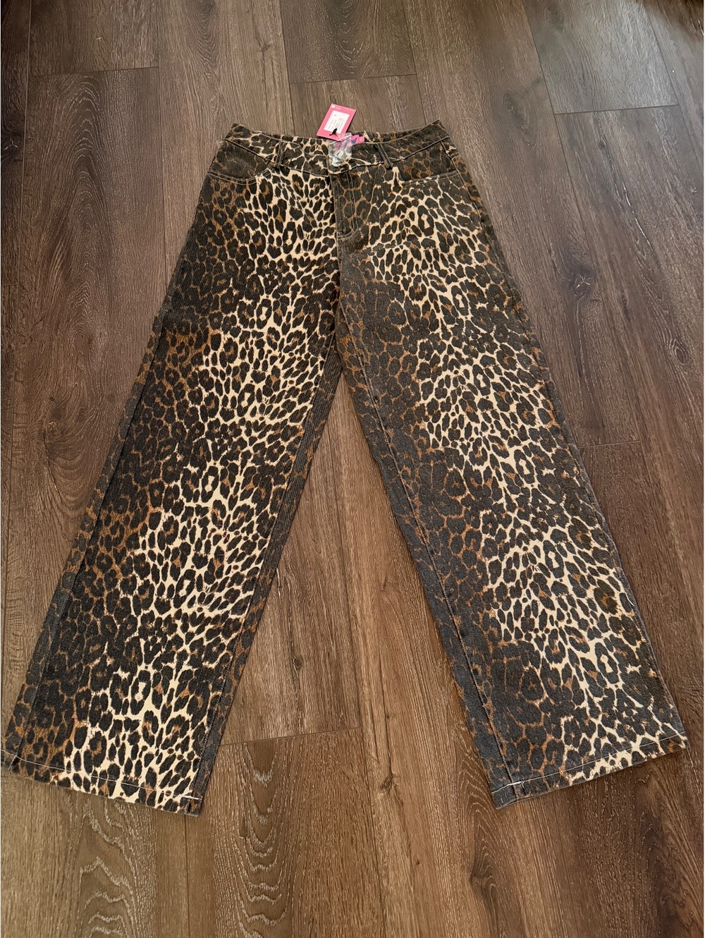 EDIKTED Leopard Print Low Rise Jeans - NWT; Sz M; Y2k, 90s grunge. Indie